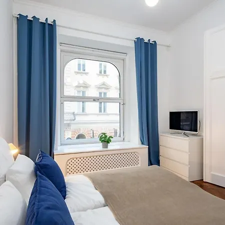 Super - New - Comfy Boedapest