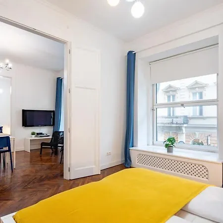 Apartment Super - New - Comfy *