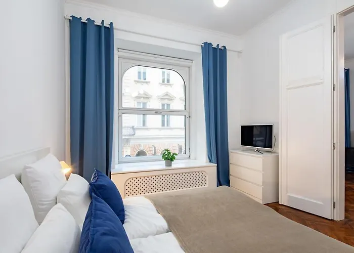 Super - New - Comfy Budapesta