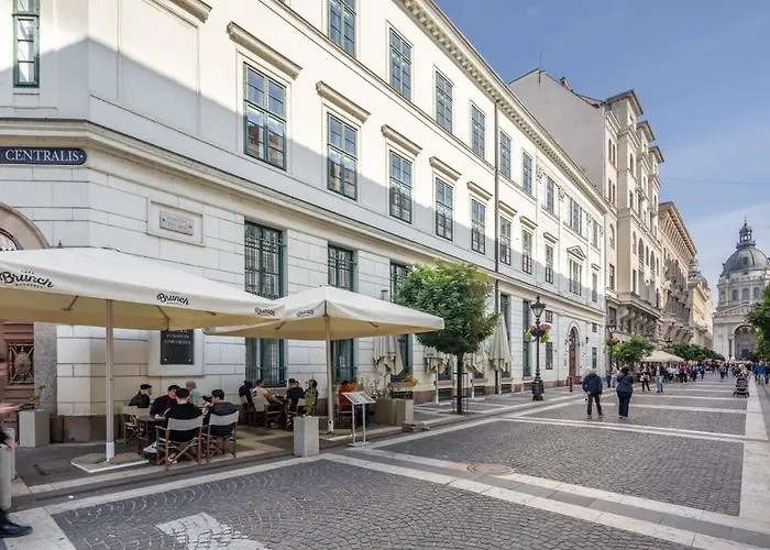 Super - New - Comfy Budapesta